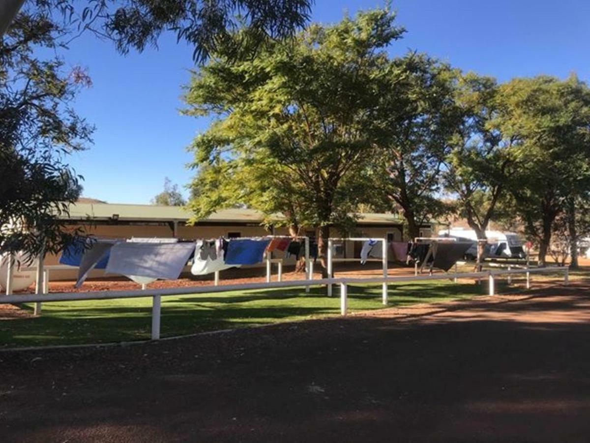 Hotel Tom Price Tourist Park Exterior foto